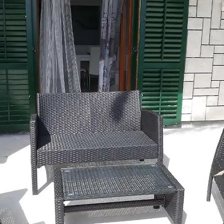 Domazet * Omis