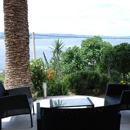 Domazet * Omis