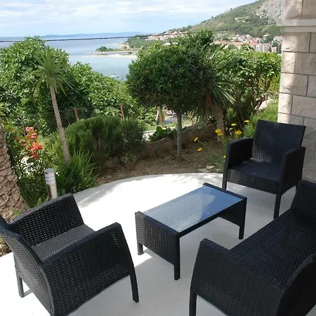 Domazet Apartment *