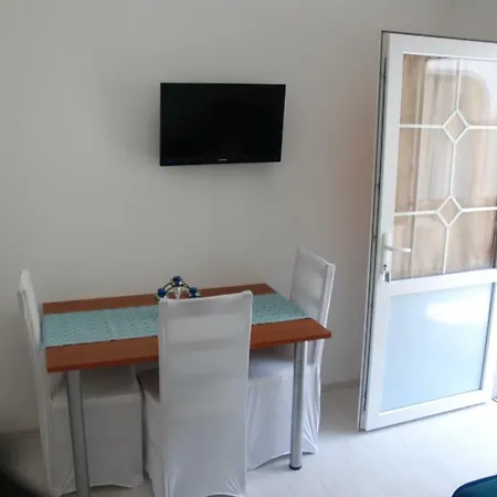 Apartment Domazet